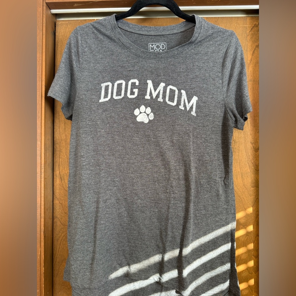 Dog Mom Tee
